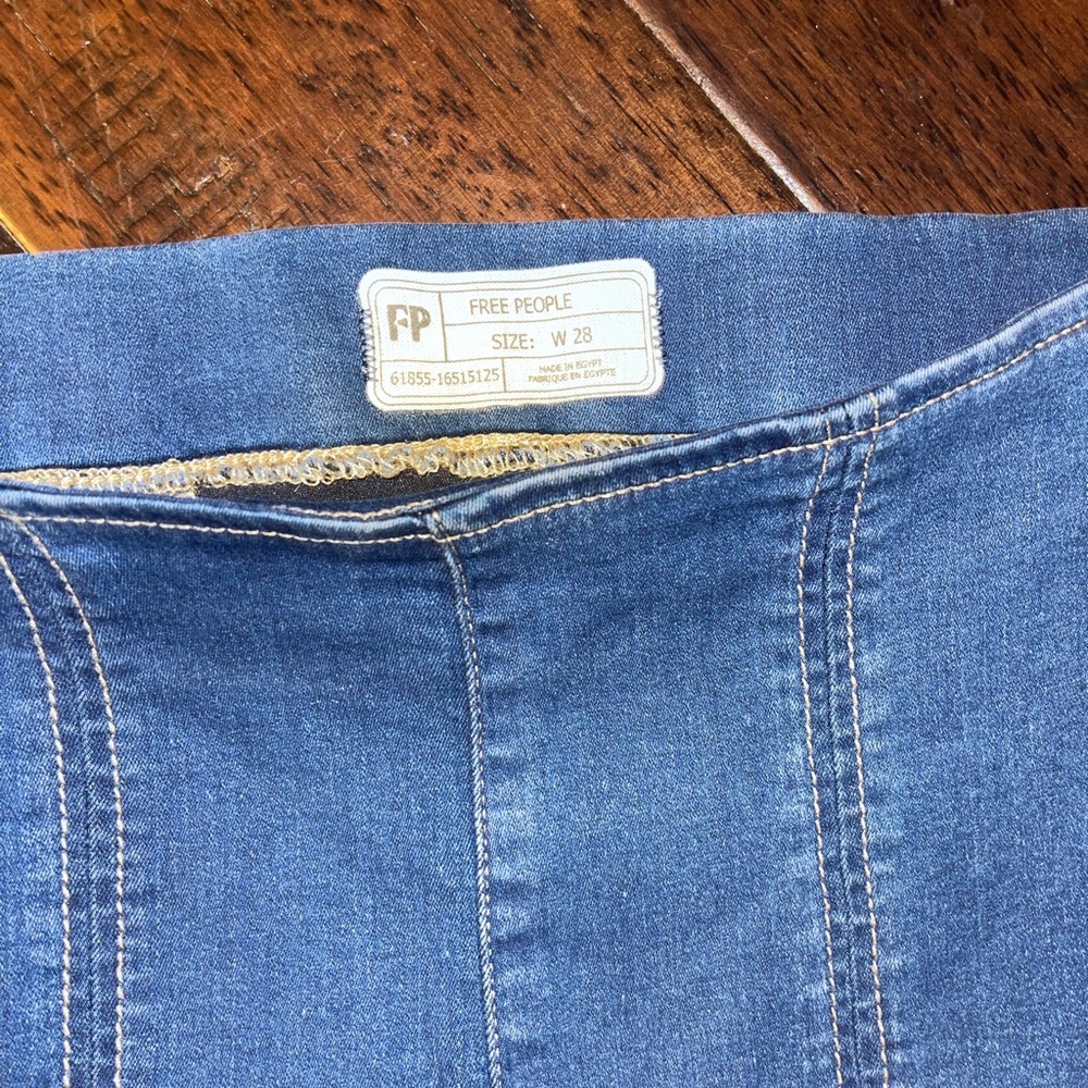 Free People  elastic waist denim pull on jegging